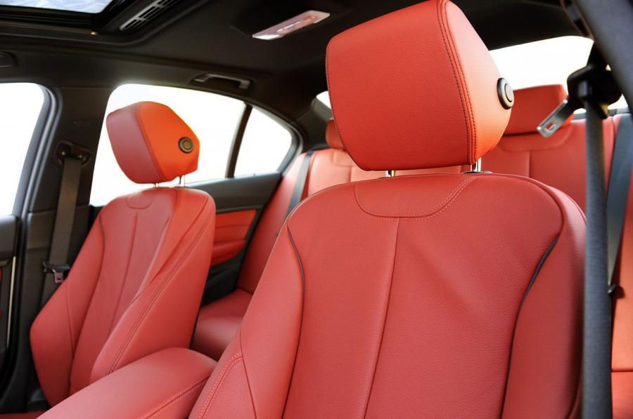  BMW 335i 2012 года  (фото 38 из 61)